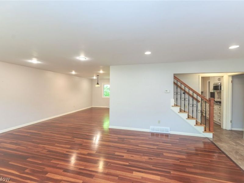 23721 Greenlawn Avenue , Beachwood, OH 44122 Photo 4