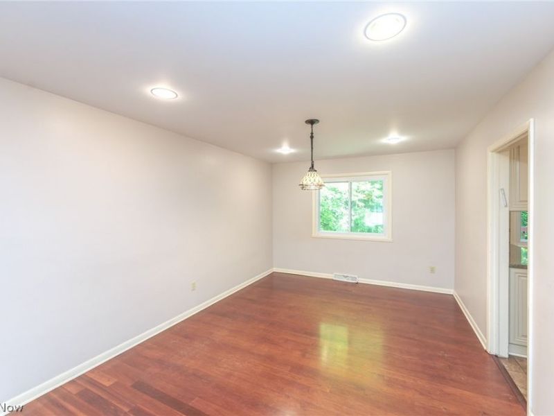23721 Greenlawn Avenue , Beachwood, OH 44122 Photo 5