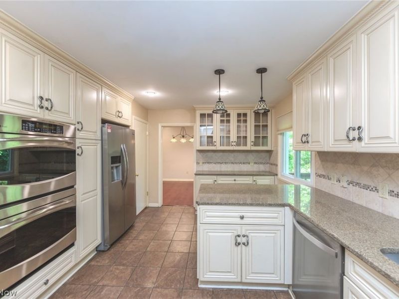 23721 Greenlawn Avenue , Beachwood, OH 44122 Photo 9