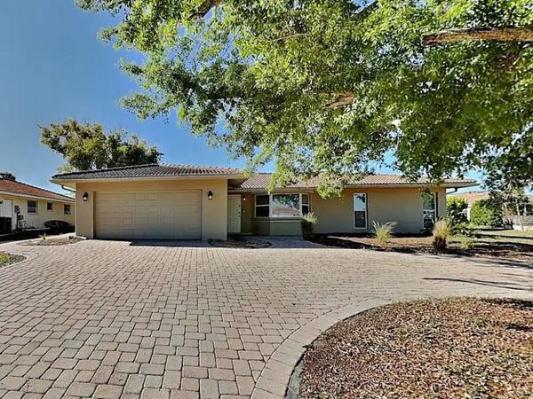 122 VAN DYCK DRIVE , NOKOMIS, FL 34275