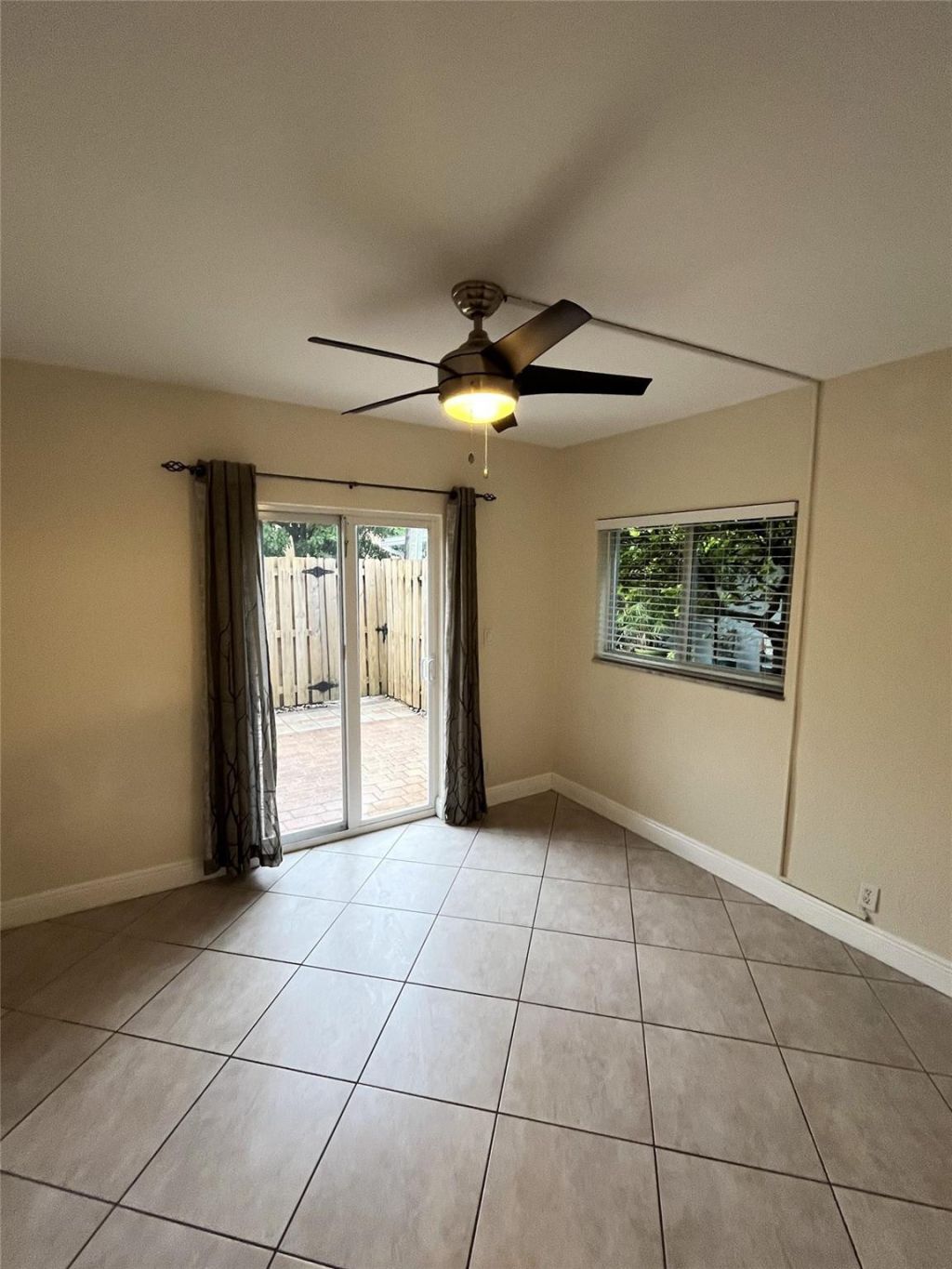 1460 NE 18th Street, Unit 104, Fort Lauderdale, FL 33305 Photo