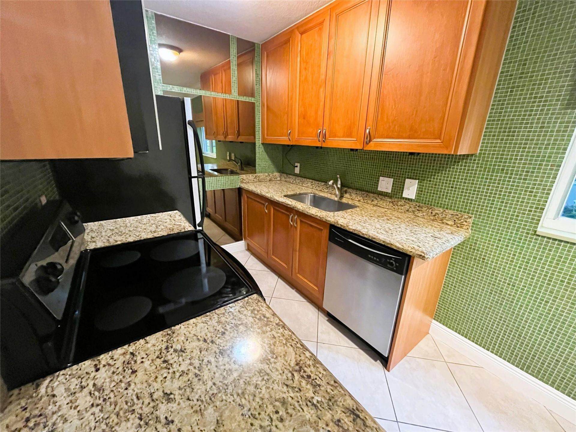 1460 NE 18th Street, Unit 104, Fort Lauderdale, FL 33305 Photo