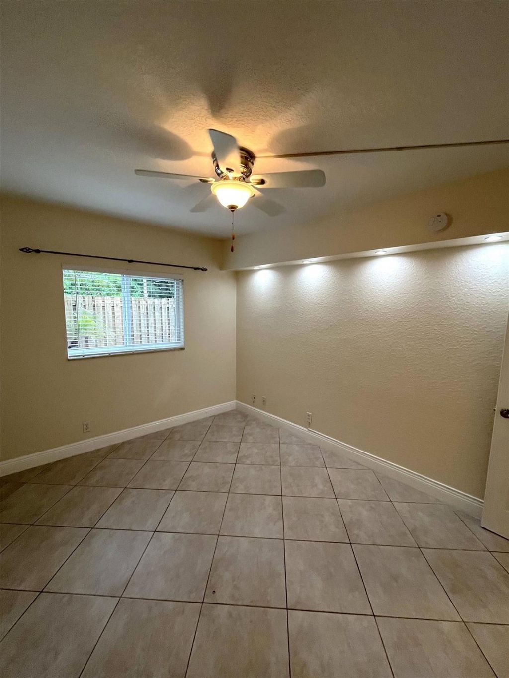 1460 NE 18th Street, Unit 104, Fort Lauderdale, FL 33305 Photo