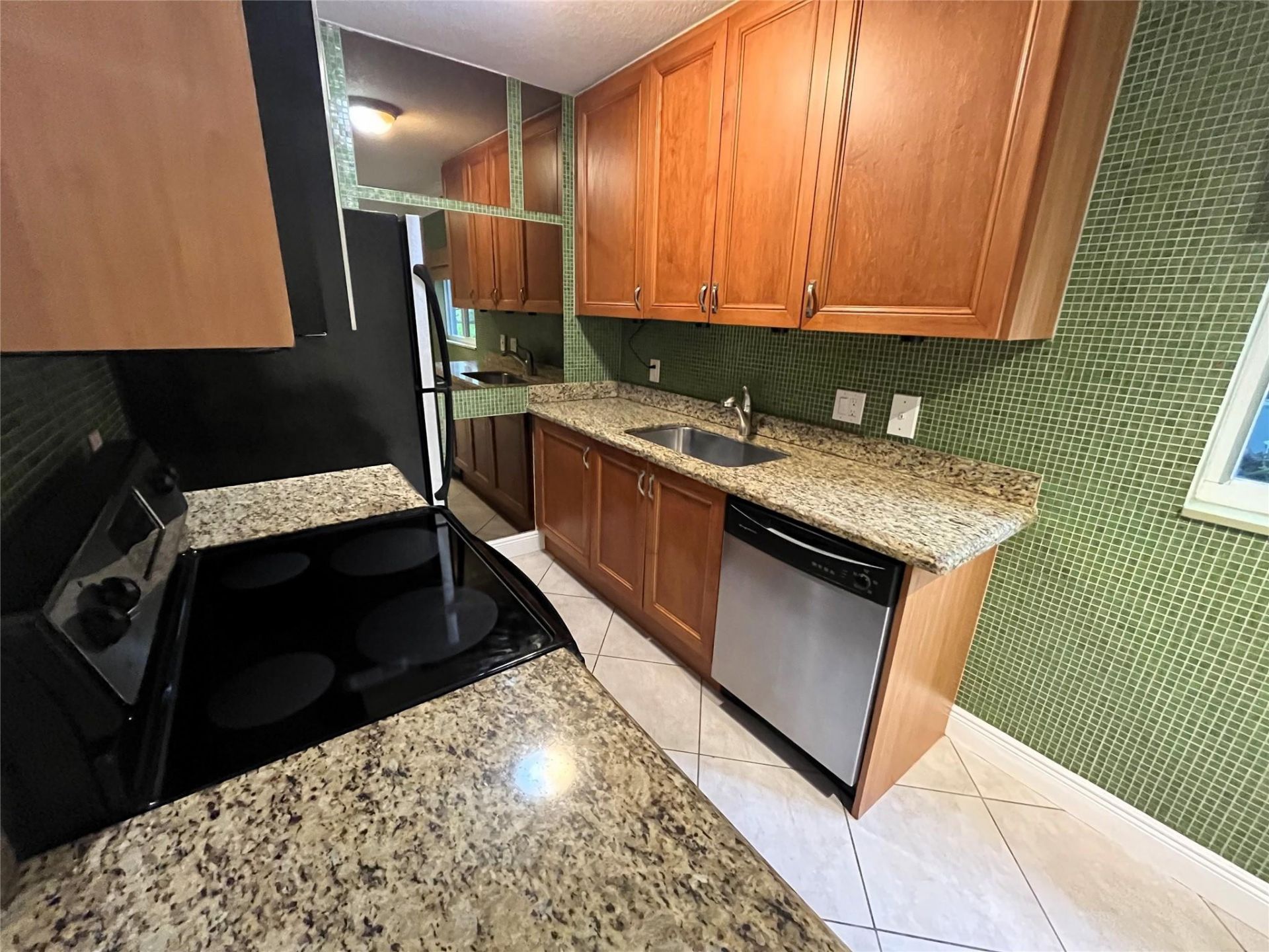 1460 NE 18th Street, Unit 104, Fort Lauderdale, FL 33305 Photo