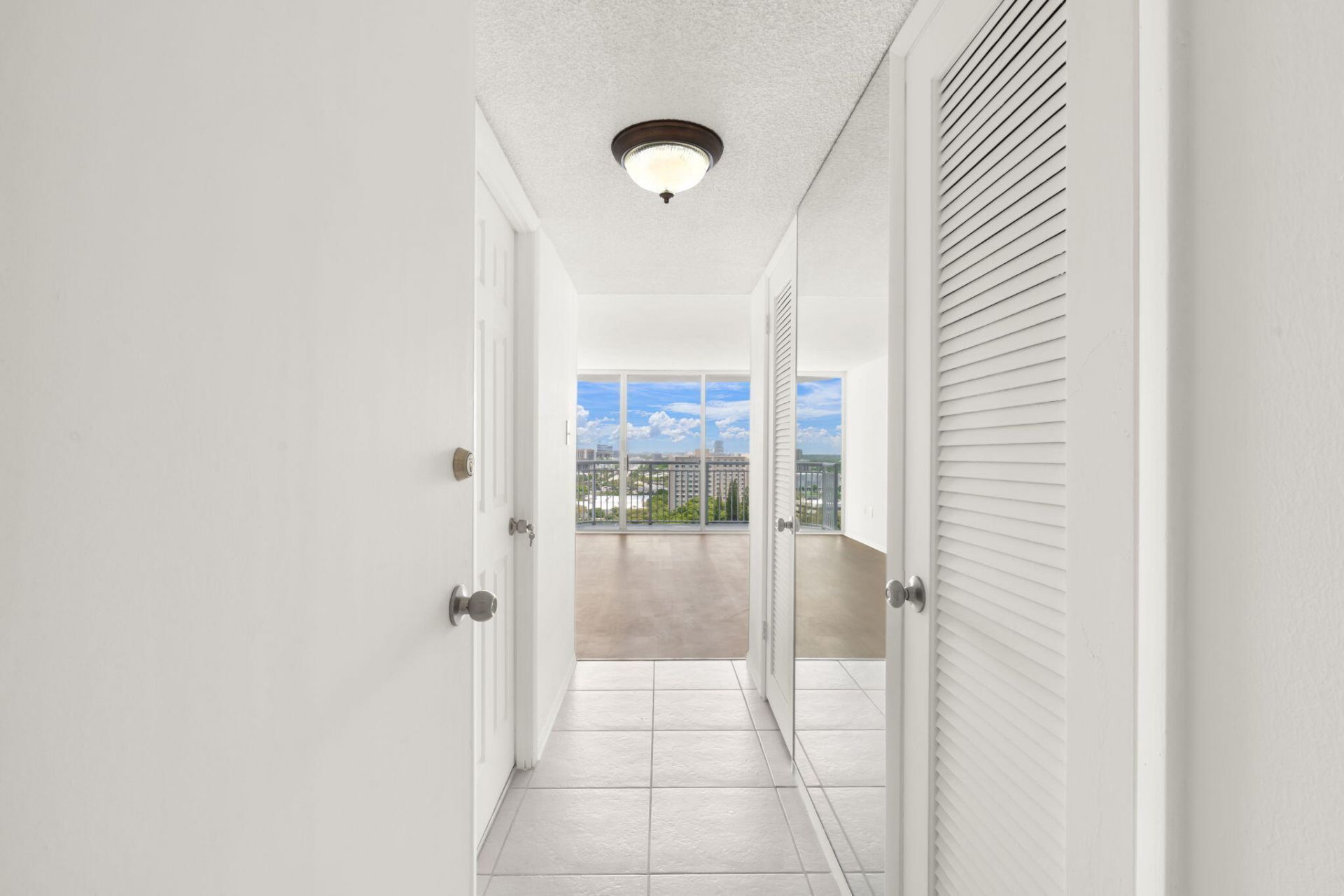 18011 Biscayne Boulevard, Unit 1704-1, Aventura, FL 33160 Photo