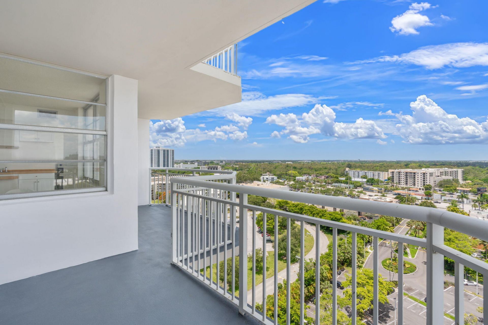 18011 Biscayne Boulevard, Unit 1704-1, Aventura, FL 33160 Photo