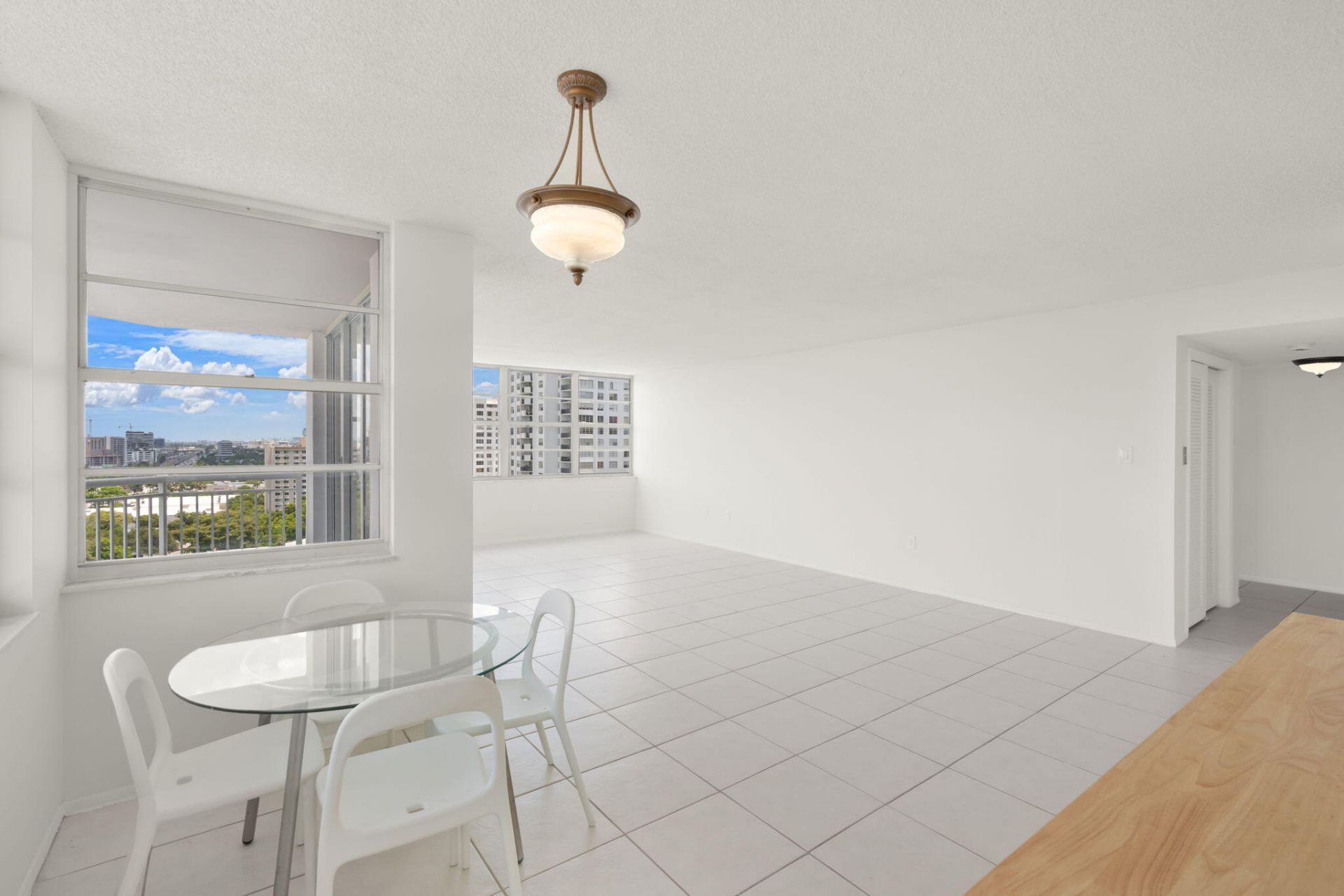 18011 Biscayne Boulevard, Unit 1704-1, Aventura, FL 33160 Photo