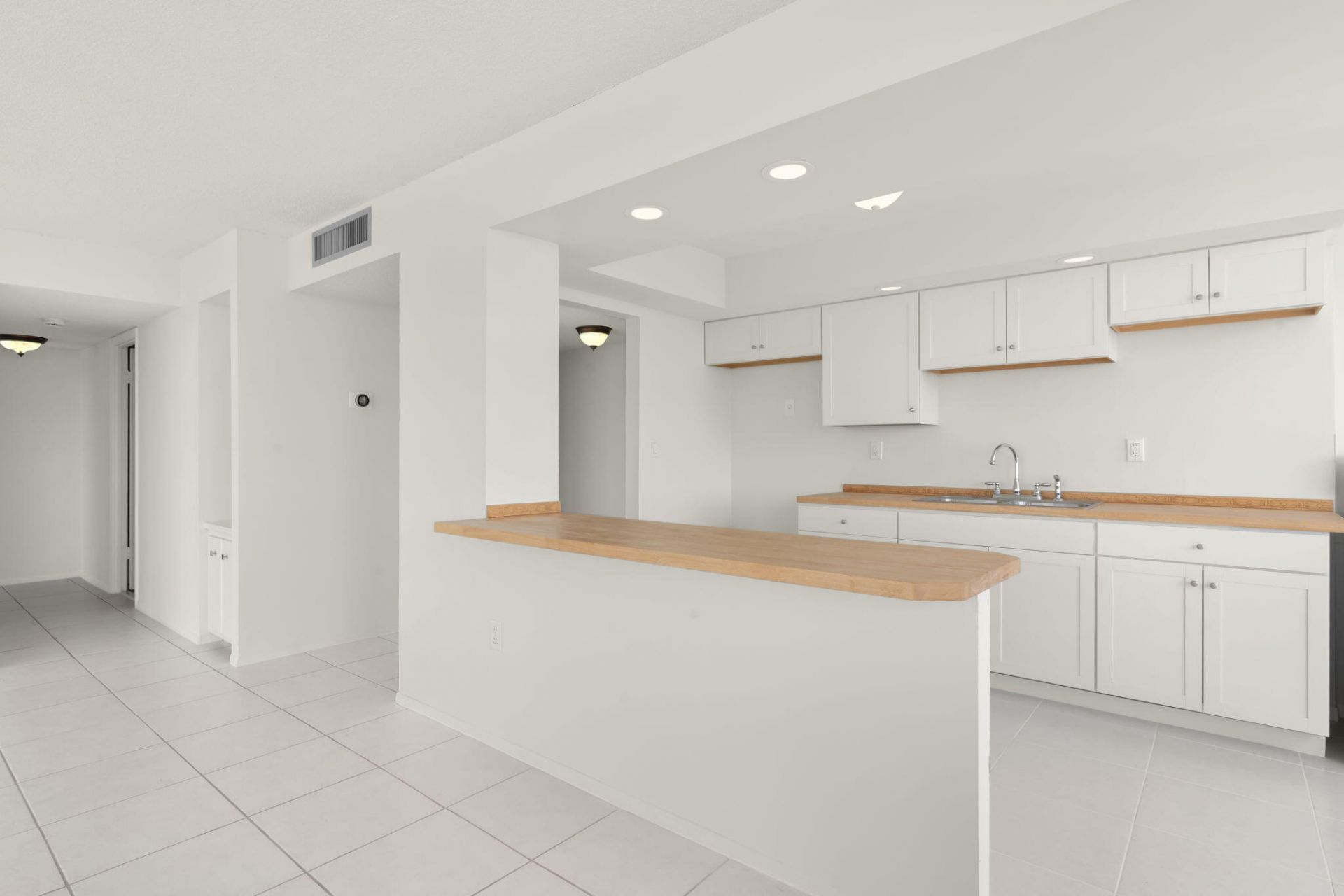 18011 Biscayne Boulevard, Unit 1704-1, Aventura, FL 33160 Photo