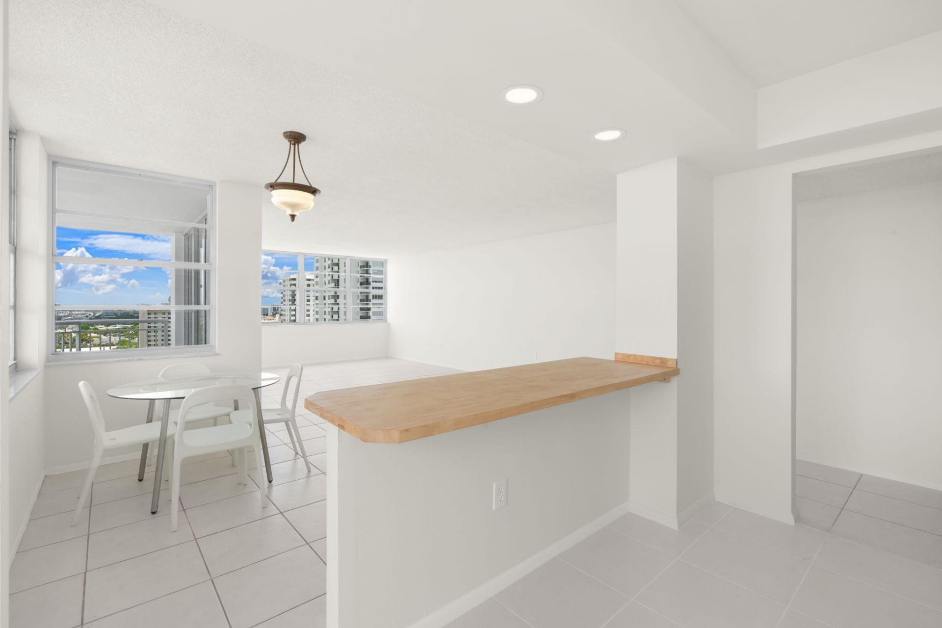 18011 Biscayne Boulevard, Unit 1704-1, Aventura, FL 33160 Photo