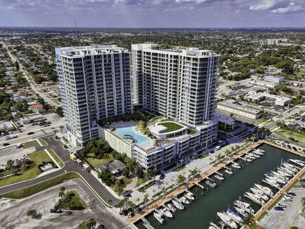 220 Lake Shore Drive, Unit 613, Lake Park, FL 33403