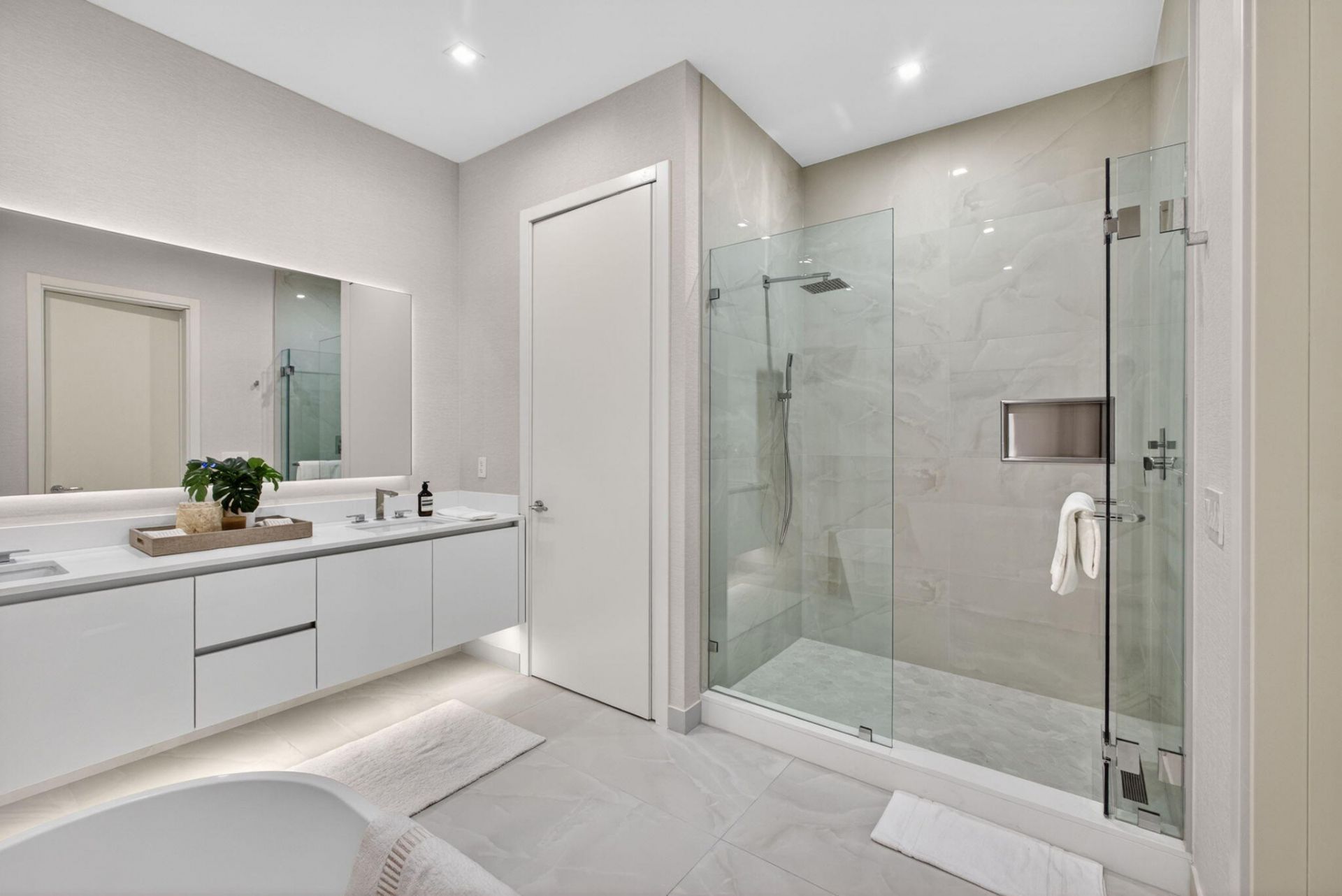 220 Lake Shore Drive, Unit 613, Lake Park, FL 33403 Photo