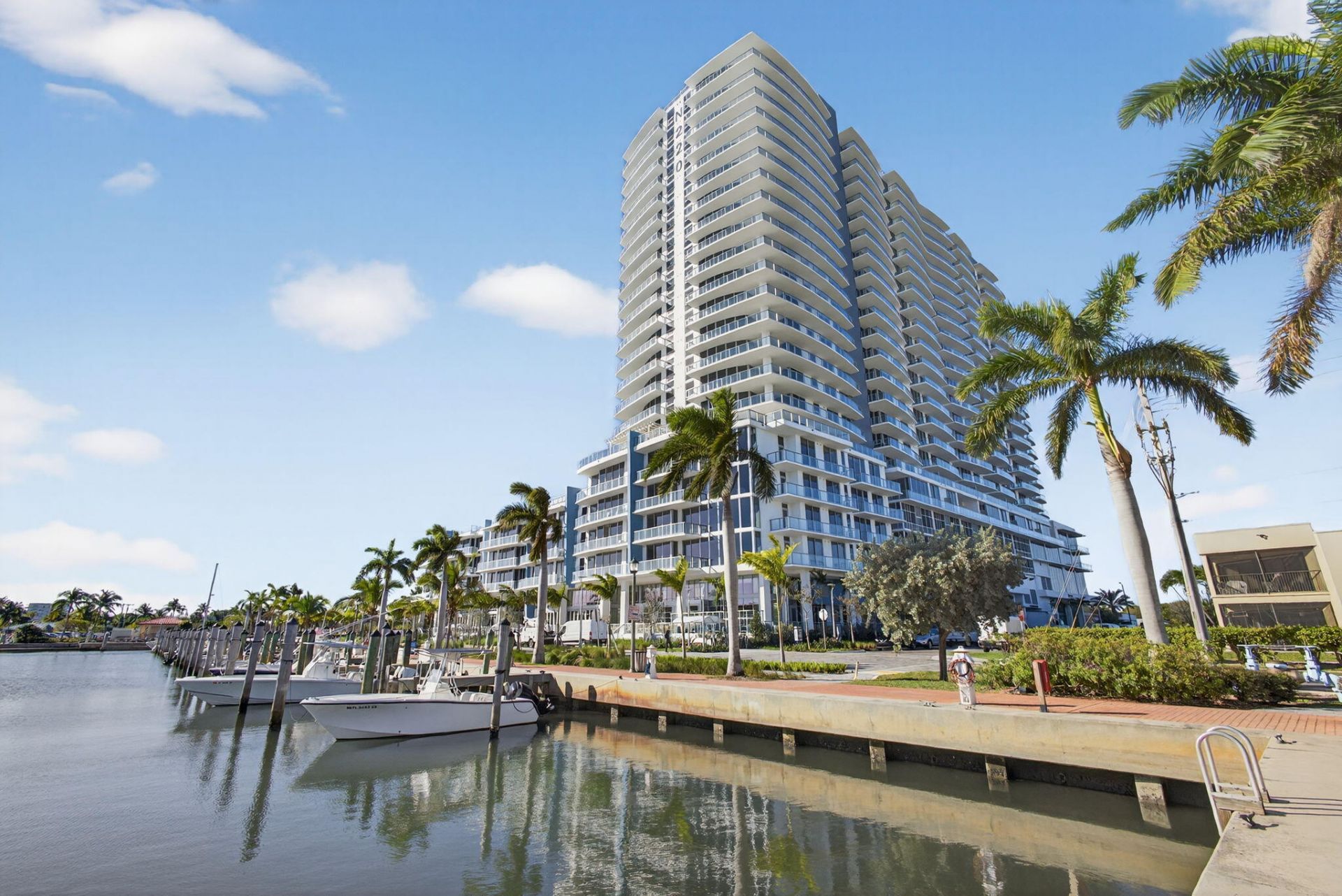 220 Lake Shore Drive, Unit 613, Lake Park, FL 33403 Photo