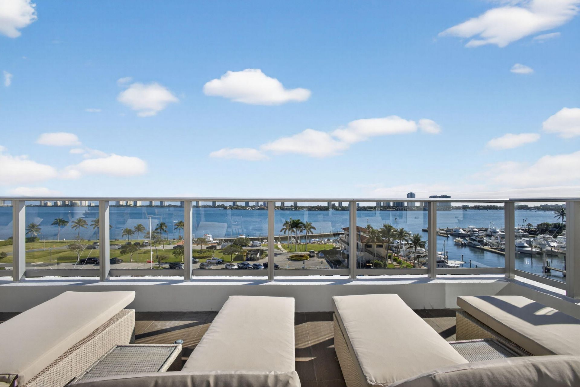 220 Lake Shore Drive, Unit 613, Lake Park, FL 33403 Photo