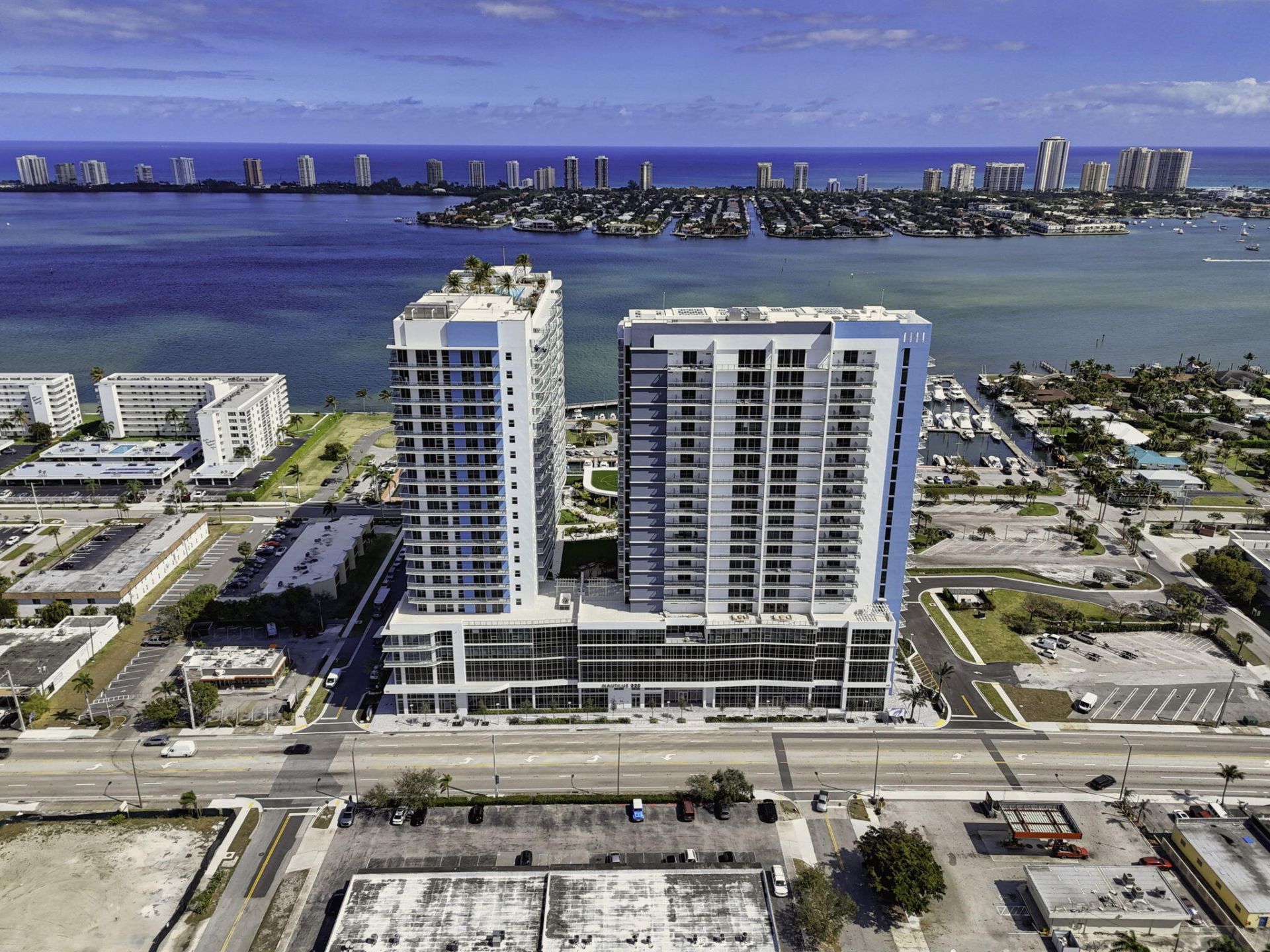 220 Lake Shore Drive, Unit 613, Lake Park, FL 33403 Photo