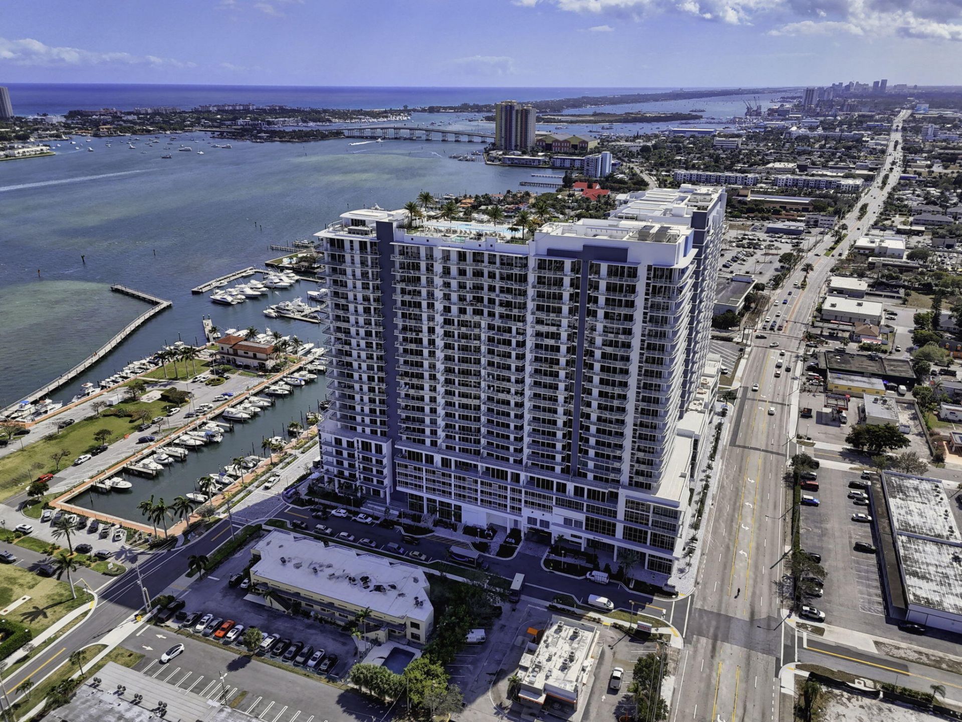 220 Lake Shore Drive, Unit 613, Lake Park, FL 33403 Photo