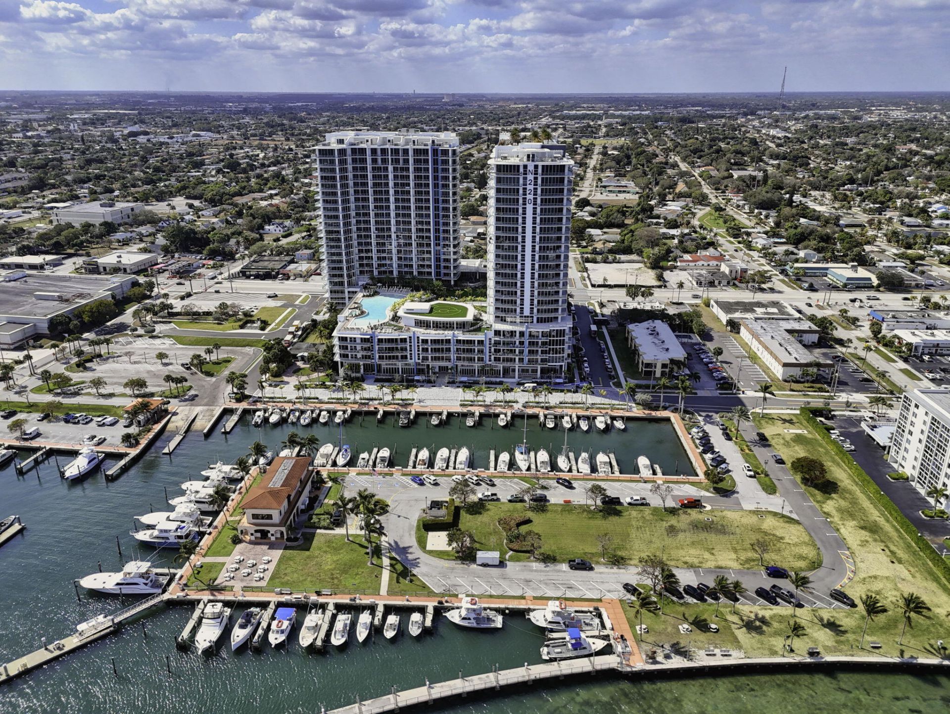 220 Lake Shore Drive, Unit 613, Lake Park, FL 33403 Photo