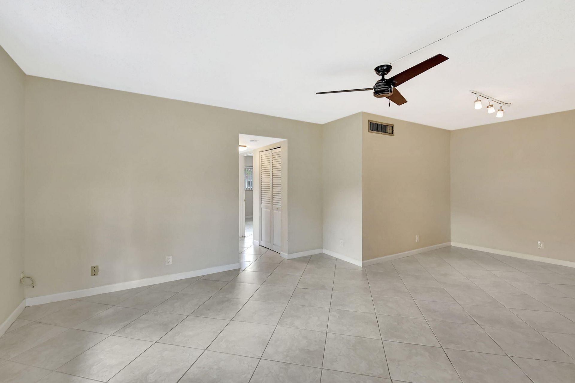 638 Snug Harbor Drive, Unit E11, Boynton Beach, FL 33435 Photo