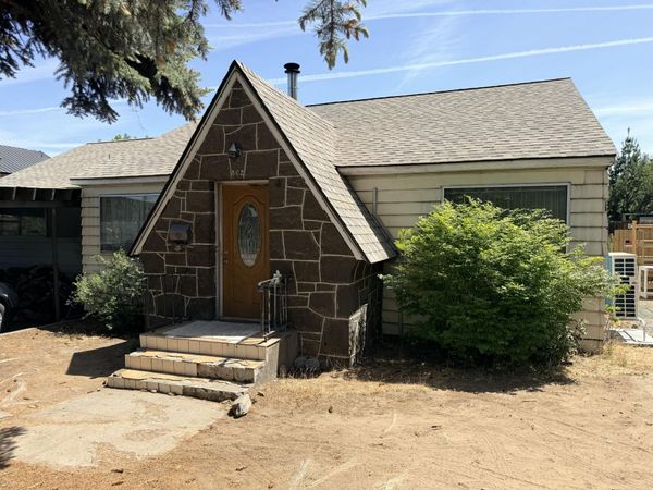 862 NE 8th Street, Bend, OR 97701