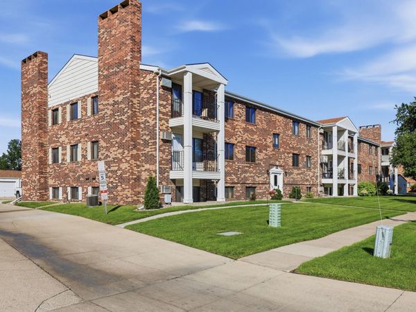 341 Prairiewood Circle S, Unit 301, Fargo, ND 58103