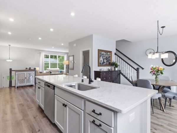 2864 Lexington Place N, Roseville, MN 55113