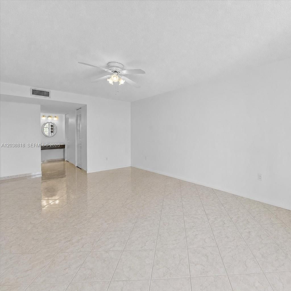 230 174th St , Unit 404, Sunny Isles Beach, FL 33160 Photo