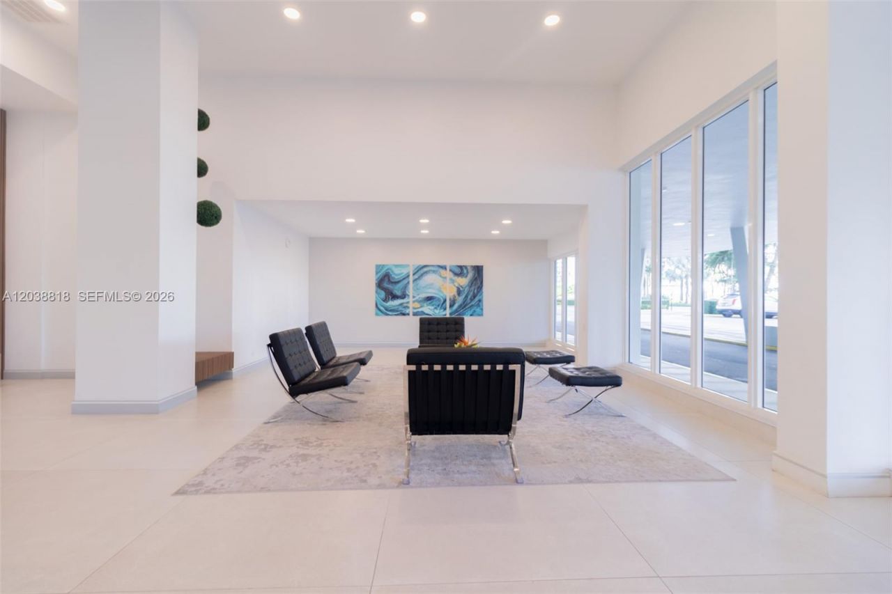 230 174th St , Unit 404, Sunny Isles Beach, FL 33160 Photo