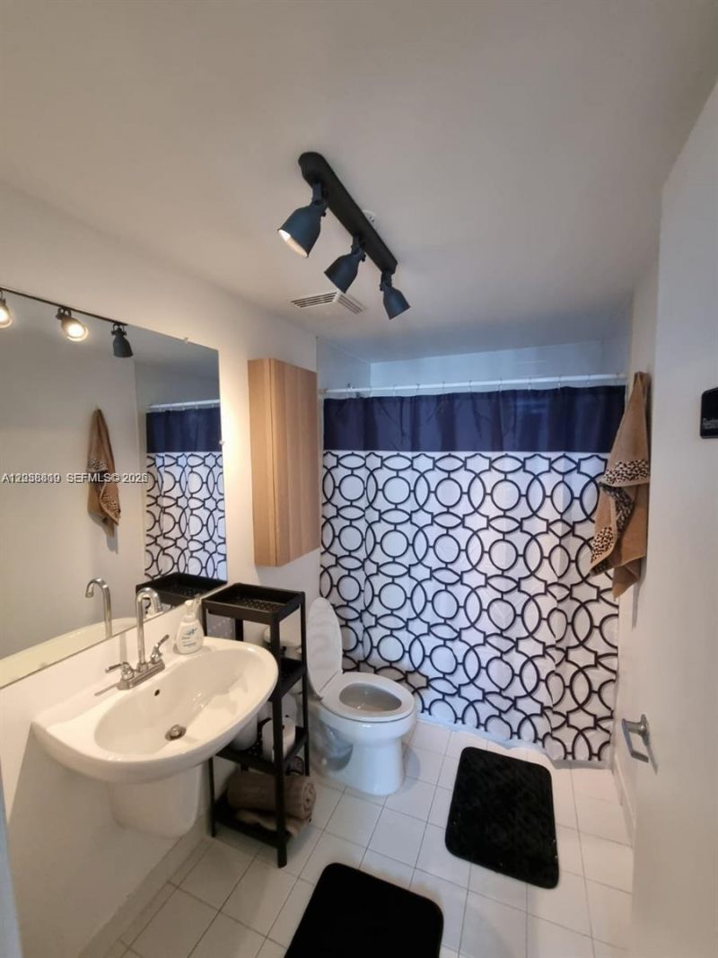 690 SW 1st Ct , Unit 1827, Miami, FL 33130 Photo