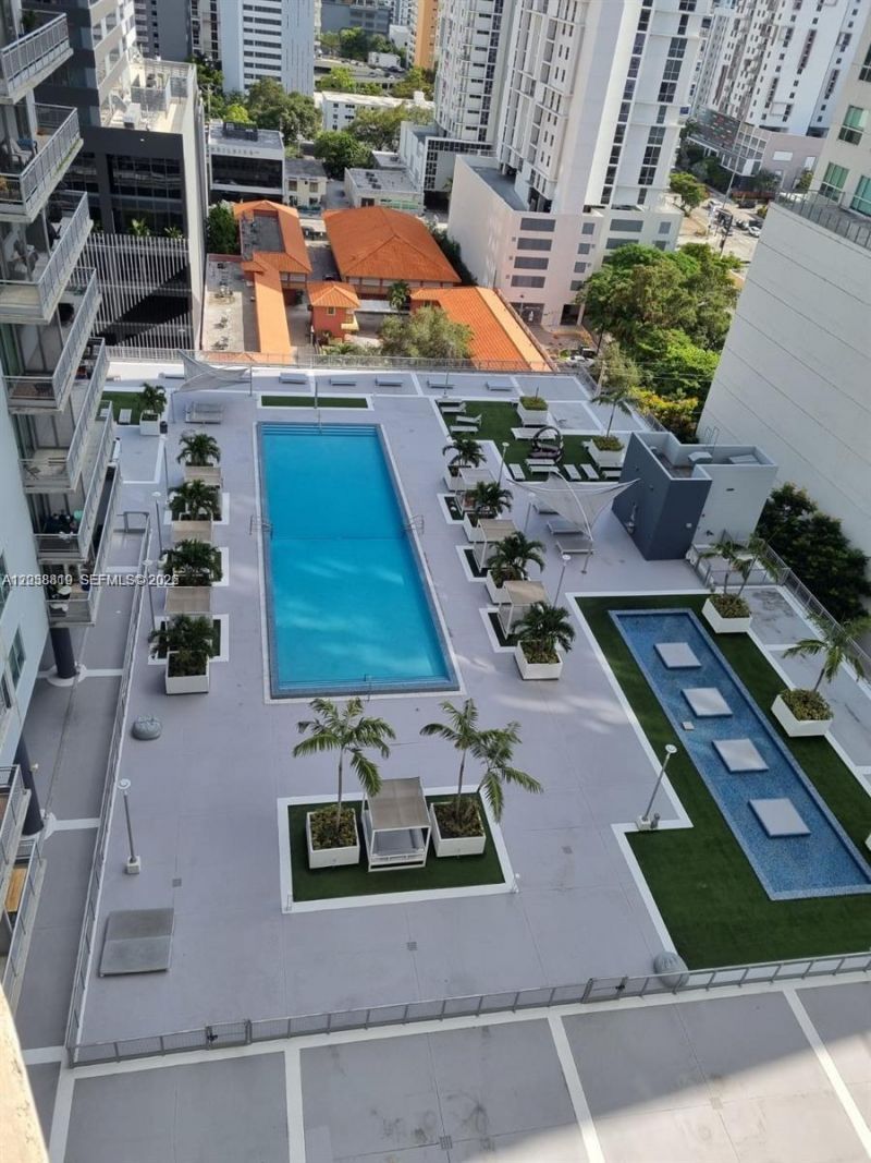690 SW 1st Ct , Unit 1827, Miami, FL 33130 Photo