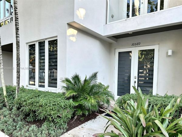10560 NW 63rd Ter , Doral, FL 33178