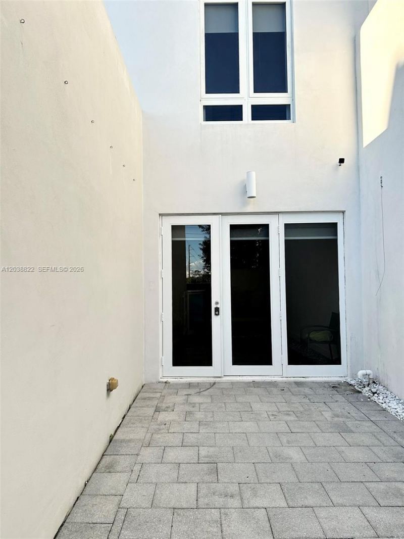 10560 NW 63rd Ter , Doral, FL 33178 Photo