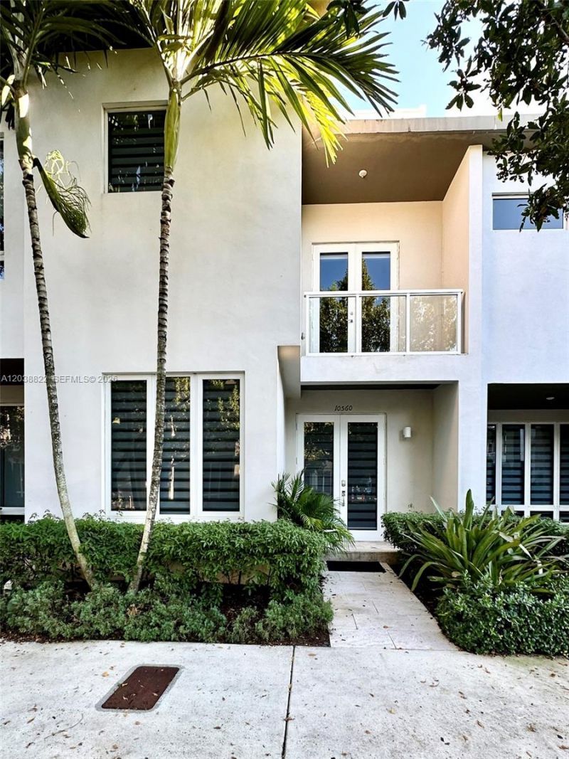 10560 NW 63rd Ter , Doral, FL 33178 Photo