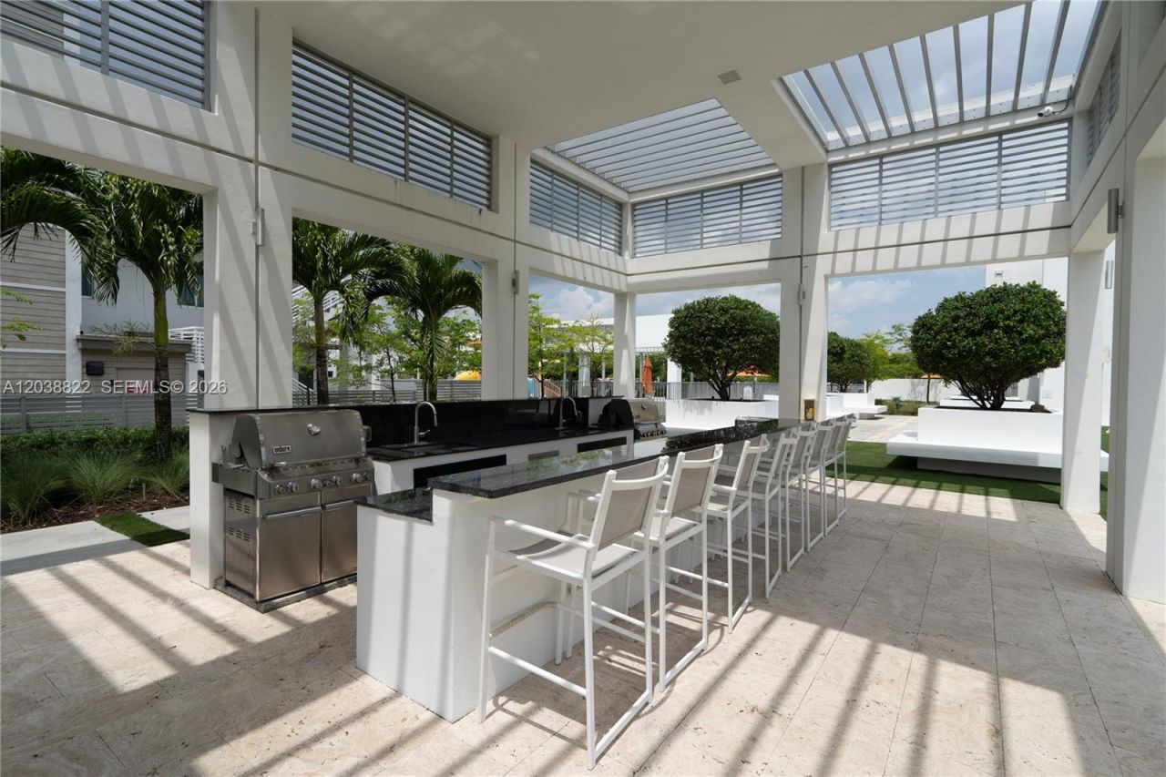 10560 NW 63rd Ter , Doral, FL 33178 Photo