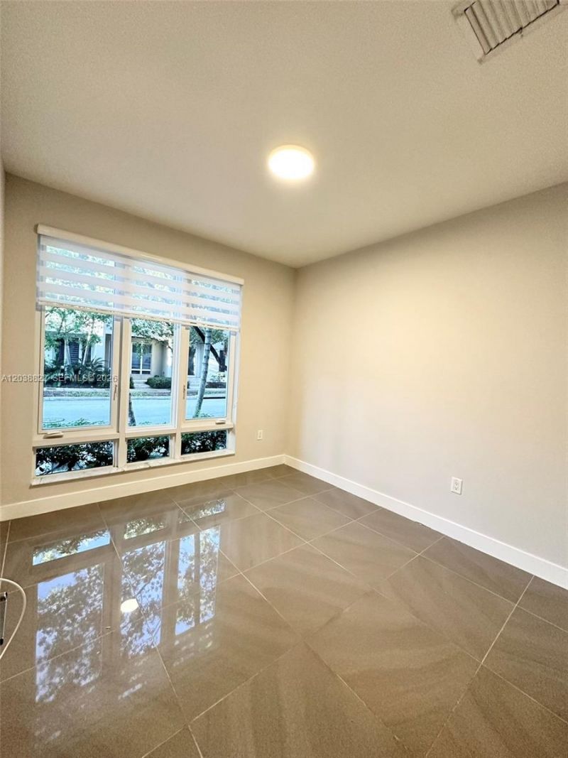 10560 NW 63rd Ter , Doral, FL 33178 Photo