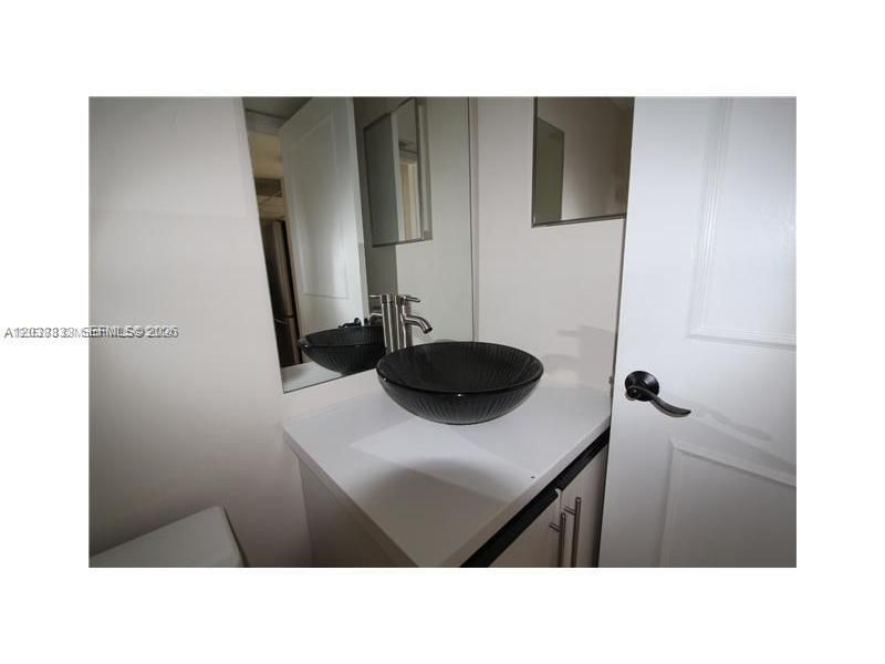 540 Brickell Key Dr, Unit 918, Miami, FL 33131 Photo