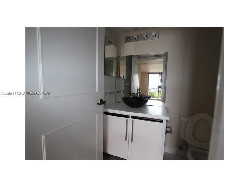 540 Brickell Key Dr, Unit 918, Miami, FL 33131 Photo