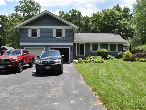 1 Whitneys Grove, Derry, NH 03038