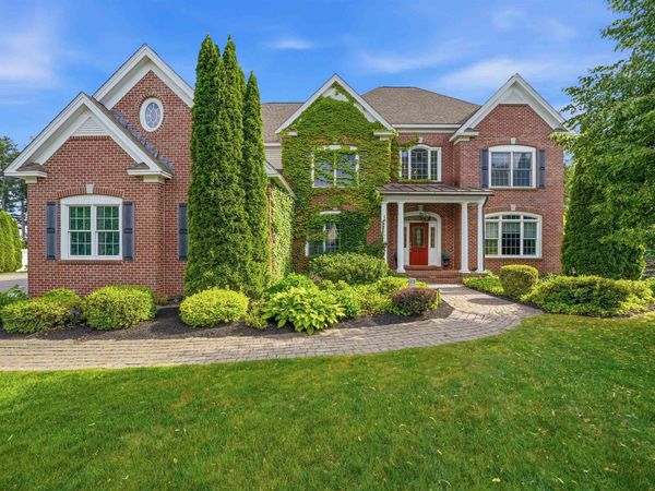 25 Ticklefancy Lane, Salem, NH 03079