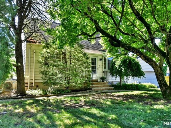 3 4th Avenue, WESTWOOD, NJ 07675