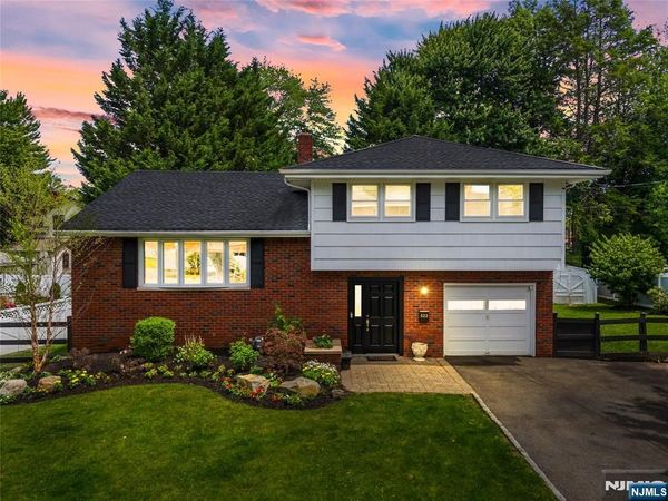 322 Scharer Avenue, NORTHVALE, NJ 07647