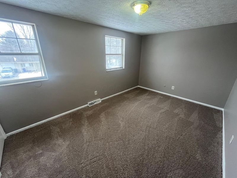 2621 Woodsedge Road , Columbus, OH 43224 Photo 10