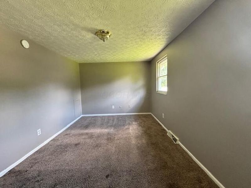 2621 Woodsedge Road , Columbus, OH 43224 Photo 11