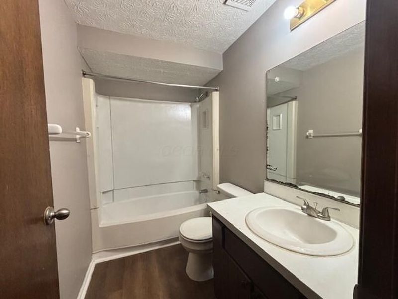 2621 Woodsedge Road , Columbus, OH 43224 Photo 13