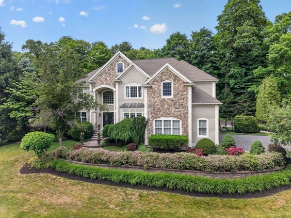 4 Shipley Ct, Middleton, MA 01949