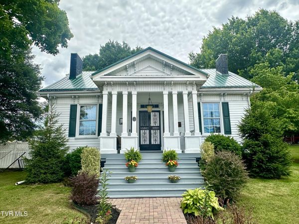 212 Main Street, Bluff City, TN 37618
