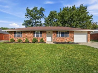7329 Kirkview Drive, Huber Heights, OH 45424