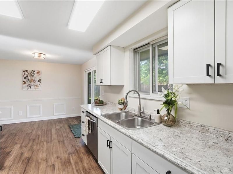 7329 Kirkview Drive, Huber Heights, OH 45424 Photo 11