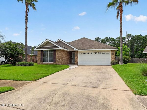 3723 Springwood Lane, Ocean Springs, MS 39564