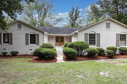 1218 Fredericksburg Drive S photo 4