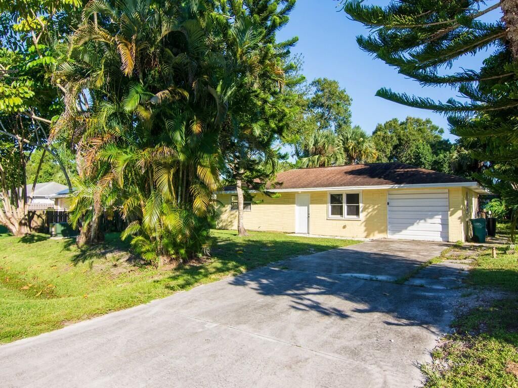 8604 Brookline Avenue, Fort Pierce, FL 34951 Photo