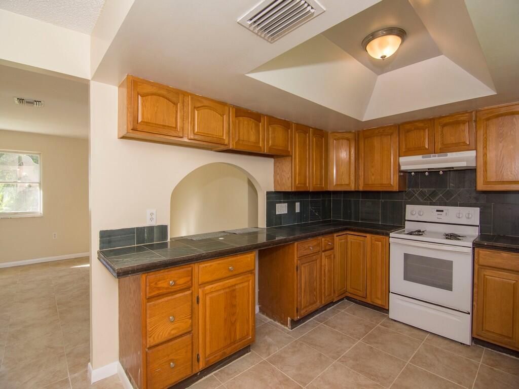 8604 Brookline Avenue, Fort Pierce, FL 34951 Photo